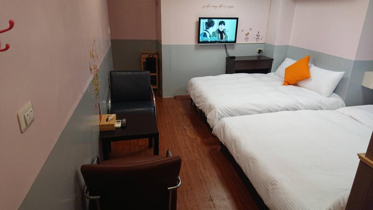 Papa Bear'S Guesthouse Taichung Exterior foto