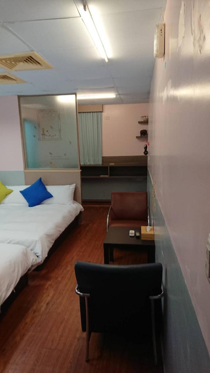 Papa Bear'S Guesthouse Taichung Exterior foto