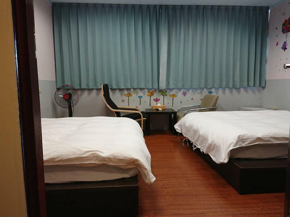 Papa Bear'S Guesthouse Taichung Exterior foto